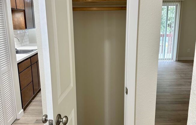 1 bed, 1 bath, 680 sqft, $1,195, Unit 0036