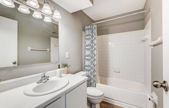 2 beds, 1 bath, 860 sqft, $1,154
