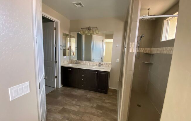 4 beds, 3 baths, $2,899