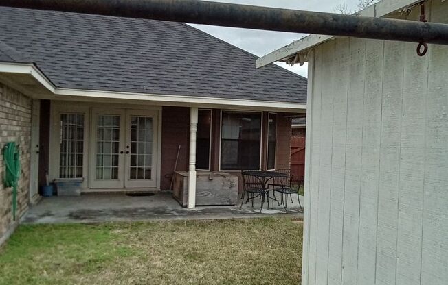 3 beds, 2 baths, $1,700