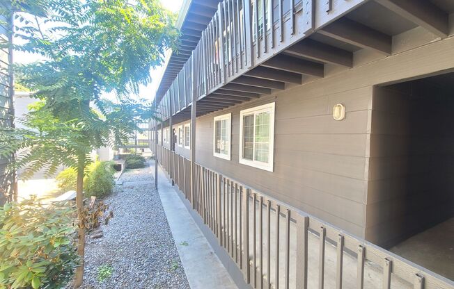 1 bed, 1 bath, $1,050, Unit 109