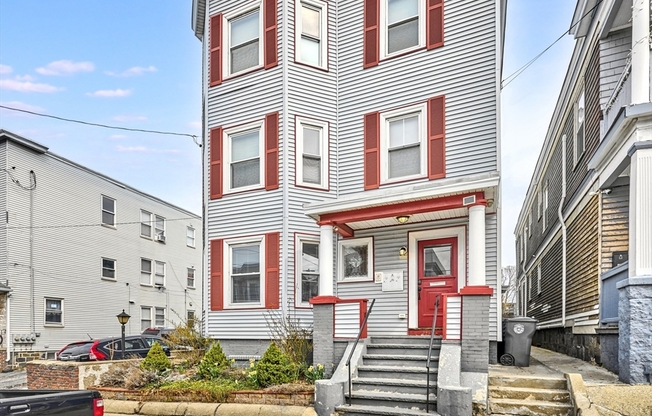 14 COTTAGE ST