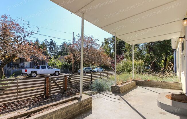 5527 SE 71st Ave Portland, OR 97206