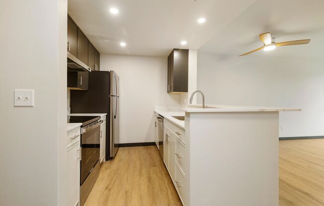 1 bed, 1 bath, 634 sqft, $2,345, Unit 408