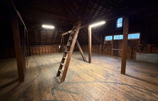 4 beds, 1 bath, 1,300 sqft, $3,500, Unit 473 Amity Rd