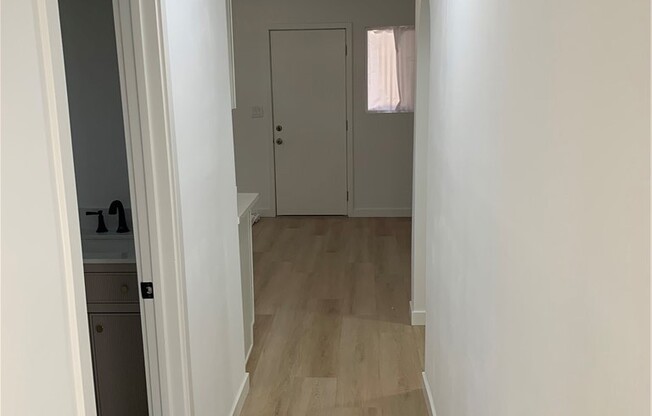 1209 W 40 PL