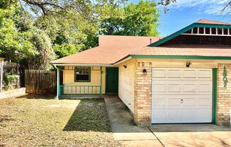 Cute Two Bedroom Duplex in Great Location!