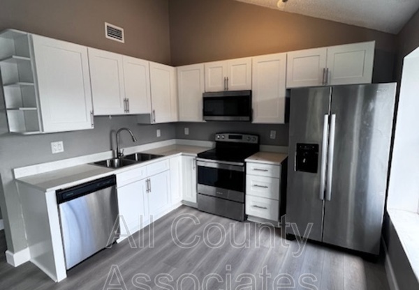 2684 RAE CT