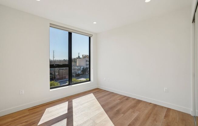 2 beds, 2 baths, 854 sqft, $4,095