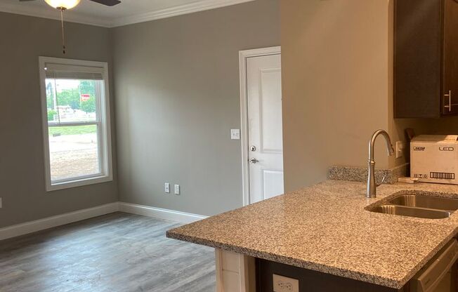 1 bed, 1 bath, 695 sqft, $715, Unit 123