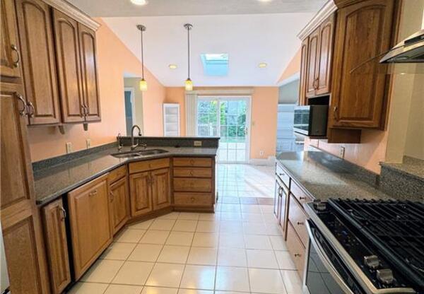 127 W BELVEDERE RD