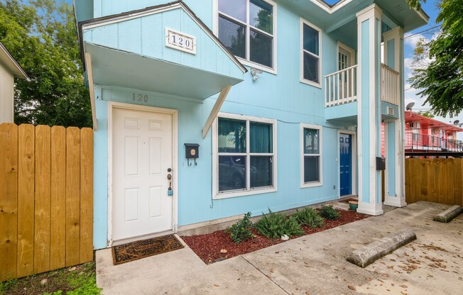 Prime Alamo Heights Second Story Duplex
