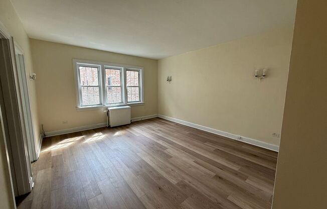Studio, 1 bath, 308 sqft, $1,175, Unit Bayard Manor 202