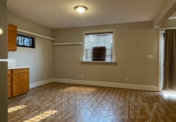 1 bed, 1 bath, 900 sqft, $1,400