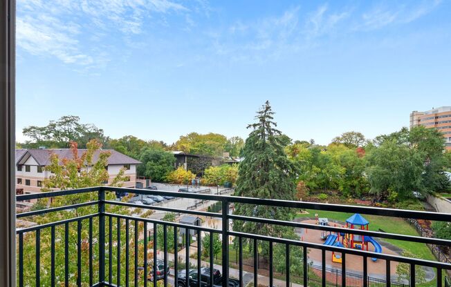 2 beds, 2 baths, 1,021 sqft, $1,520, Unit 419