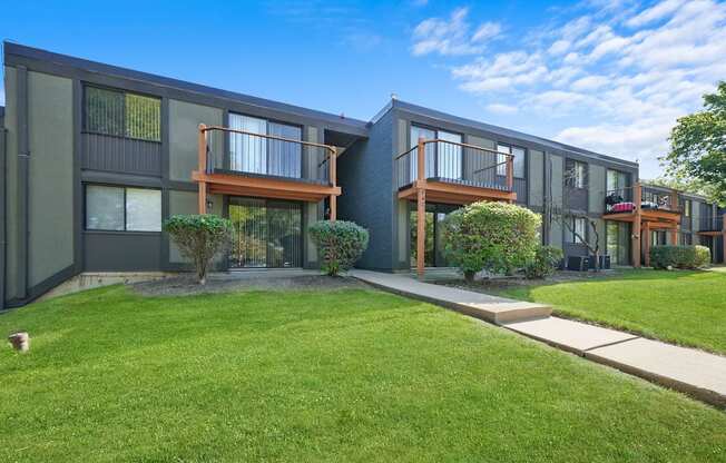 Exterior at Woodland Ridge Apartments in Woodridge, IL