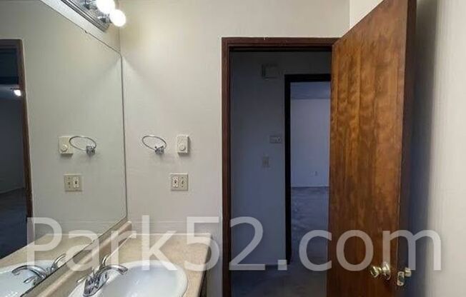 2 beds, 1 bath, $1,395, Unit 3111-07