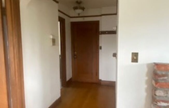 1 bed, 1 bath, 700 sqft, $1,550, Unit 30