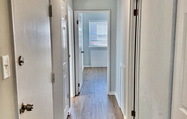 2 beds, 1 bath, $1,400, Unit 2nd Floor