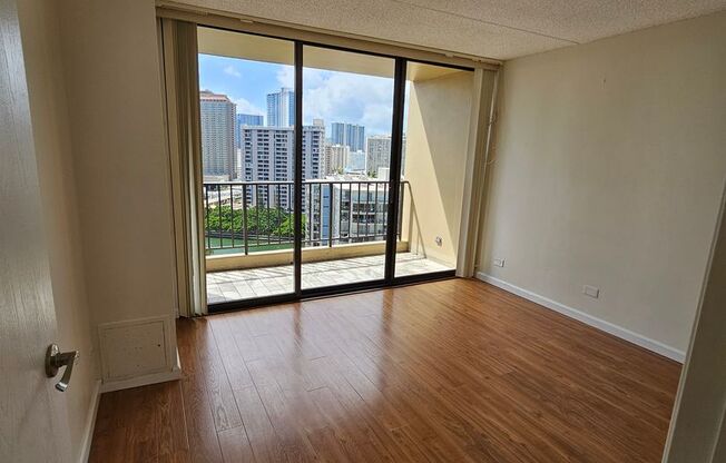 Condo with Lanai, Pool & Prime Location
