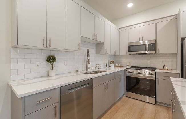 1 bed, 1 bath, 743 sqft, $1,595, Unit 11