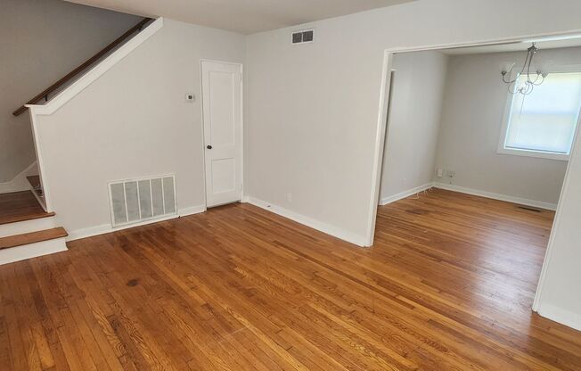 Beautiful 2BR / 1BA Apartment In Old Town/Five Points!