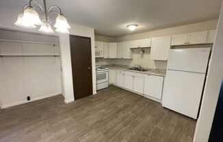 2 beds, 1 bath, 900 sqft, $949, Unit Unit D