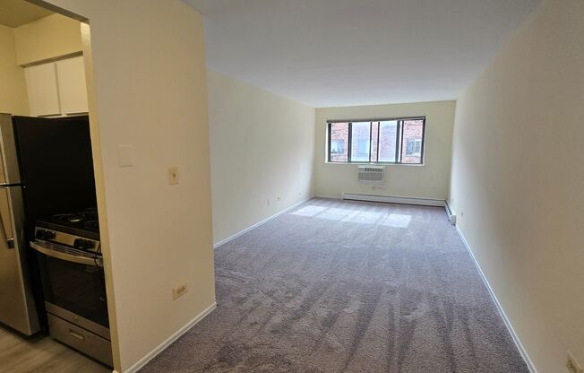 1 bed, 1 bath, 700 sqft, $1,770, Unit 426