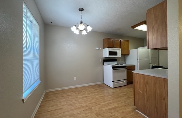 1636 Post Road