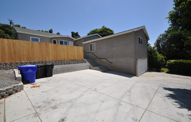 6BD/3BA on College Ave!