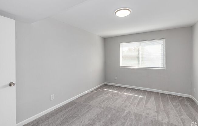 2 beds, 1 bath, 850 sqft, $1,570, Unit 3225-104