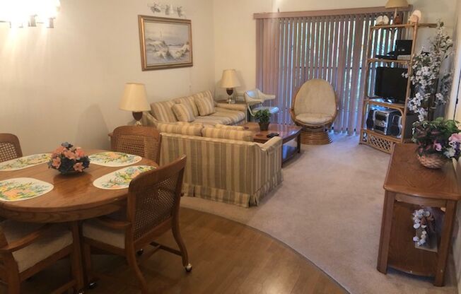 2 beds, 2 baths, $2,700, Unit #8