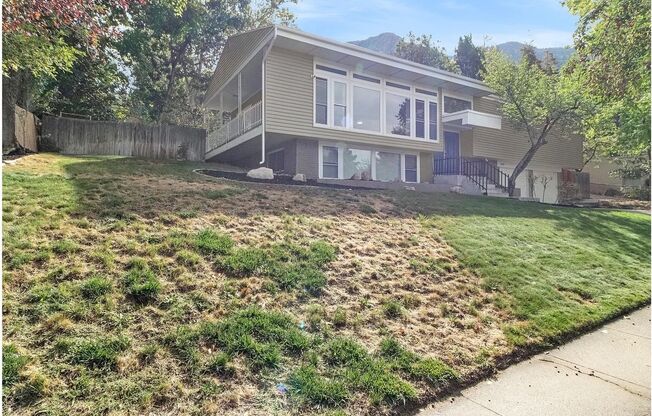 Olympus Cove Home Tucked In to the Benches! Near Park, Schools, Hiking and Skiing!