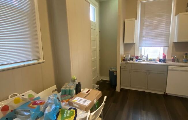 3 beds, 2 baths, $2,700, Unit #01
