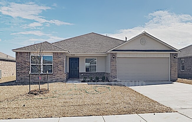 308 KARLEE LN