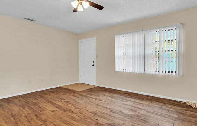 Great 2br/1ba unfurnished/yearly rental in Largo!