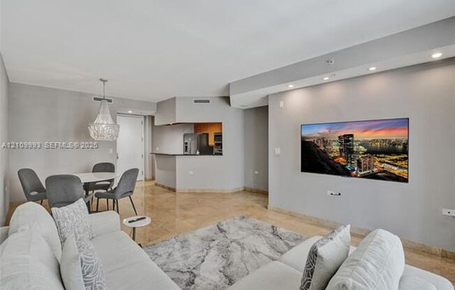 1 bed, 1.5 baths, $3,500, Unit # 808