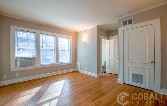 678 SOMERSET TER NE