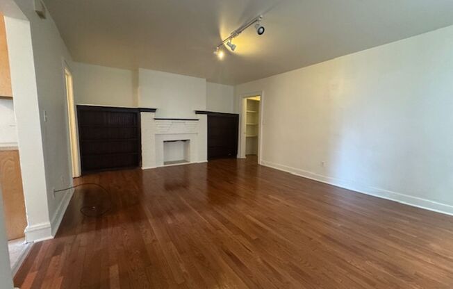 1 bed, 1 bath, 620 sqft, $1,199, Unit 7233 Penn Ave. #1B