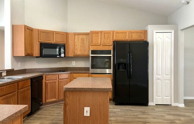Wonderful 3/2 home in ORLANDO - GOLF COURSE COMMUNITY - WEDGEFIELD