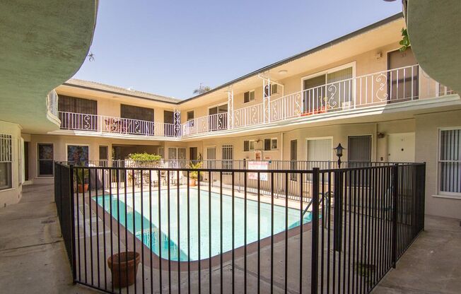 3800 Country Club