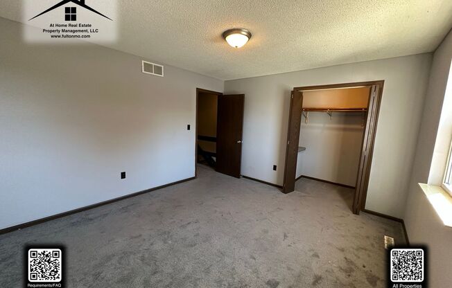 2 beds, 1 bath, $800, Unit 531 Collier Lane