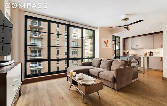 261 W 25 ST