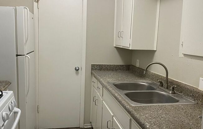 1 bed, 1 bath, 580 sqft, $699, Unit 2815-30