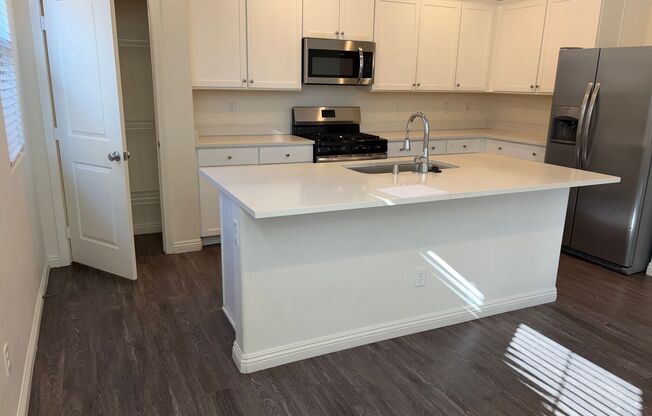 3 beds, 2.5 baths, $2,095