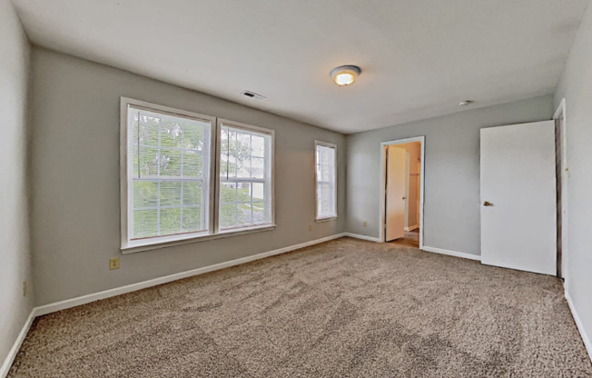 905 SW LITTLETON DR