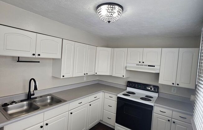 Peak 1535 on South 8th Street