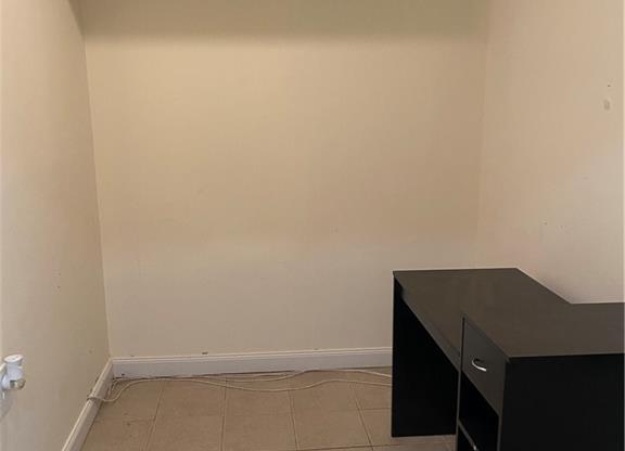 Studio, 800 sqft, $1,800