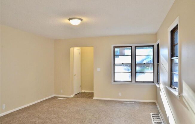 Large 1 bedroom side by side - Section 8 approved