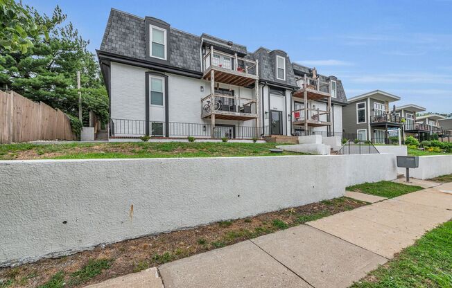 3909 Kenwood Ave.